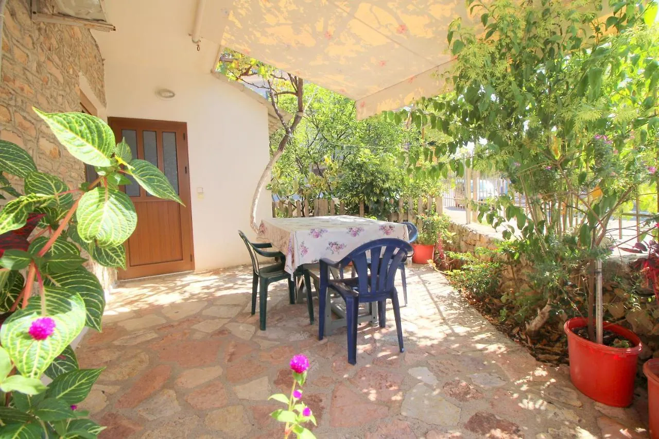 Vila Agushi Ksamil
